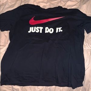 Men’s Nike shirt size xxl